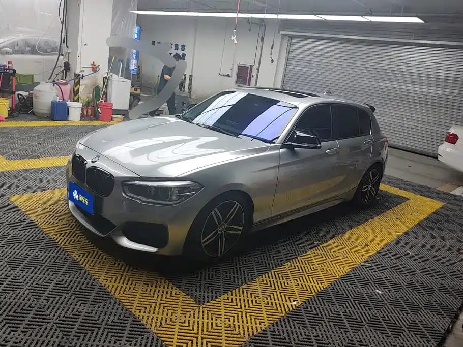 BMW 1 Series (Import) 2018 118i Sport Design Package