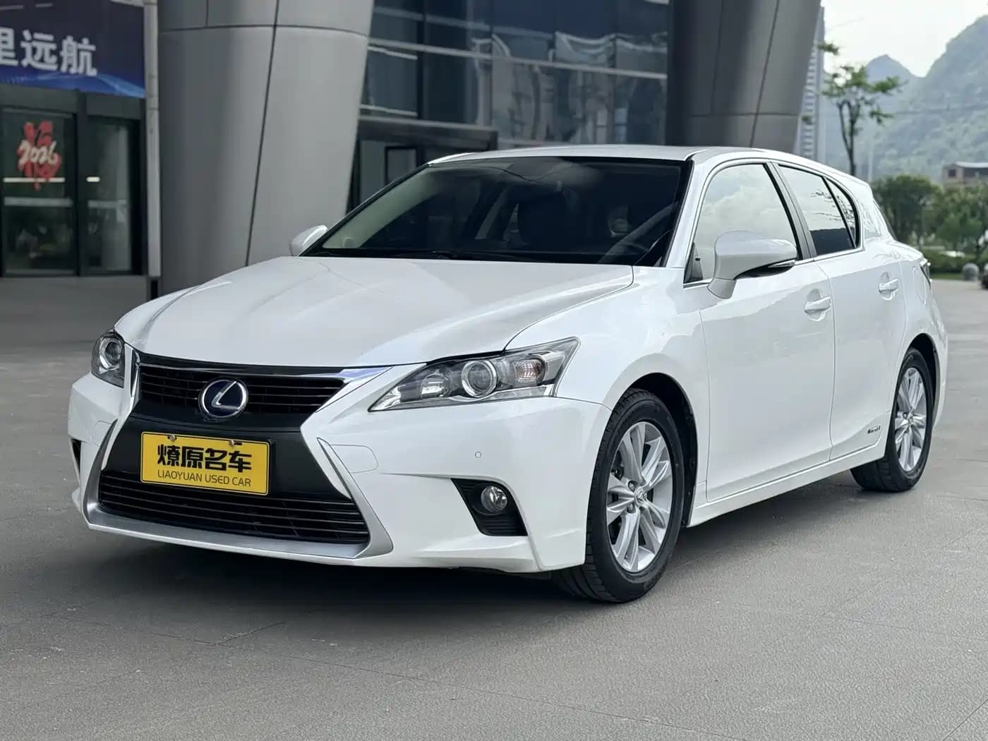 Lexus CT 2014 CT200h Comfort Monochrome