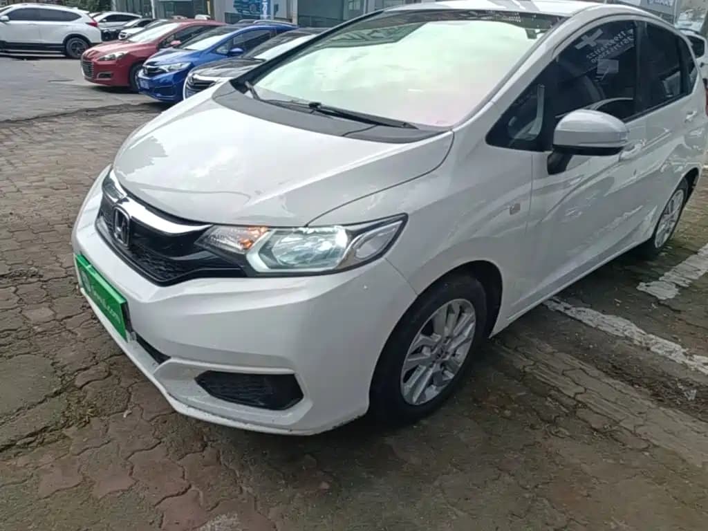 Honda Fit 2018 1.5L CVT Comfort Sunroof Edition