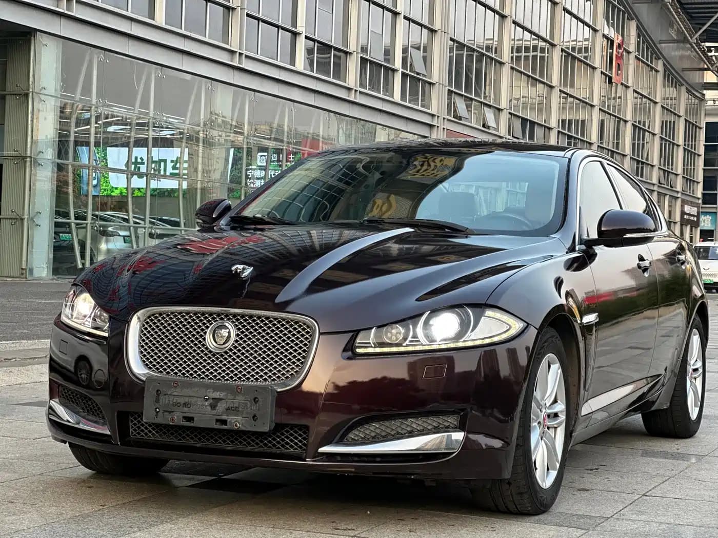 Jaguar XF 2014 2.0T Elegance Edition