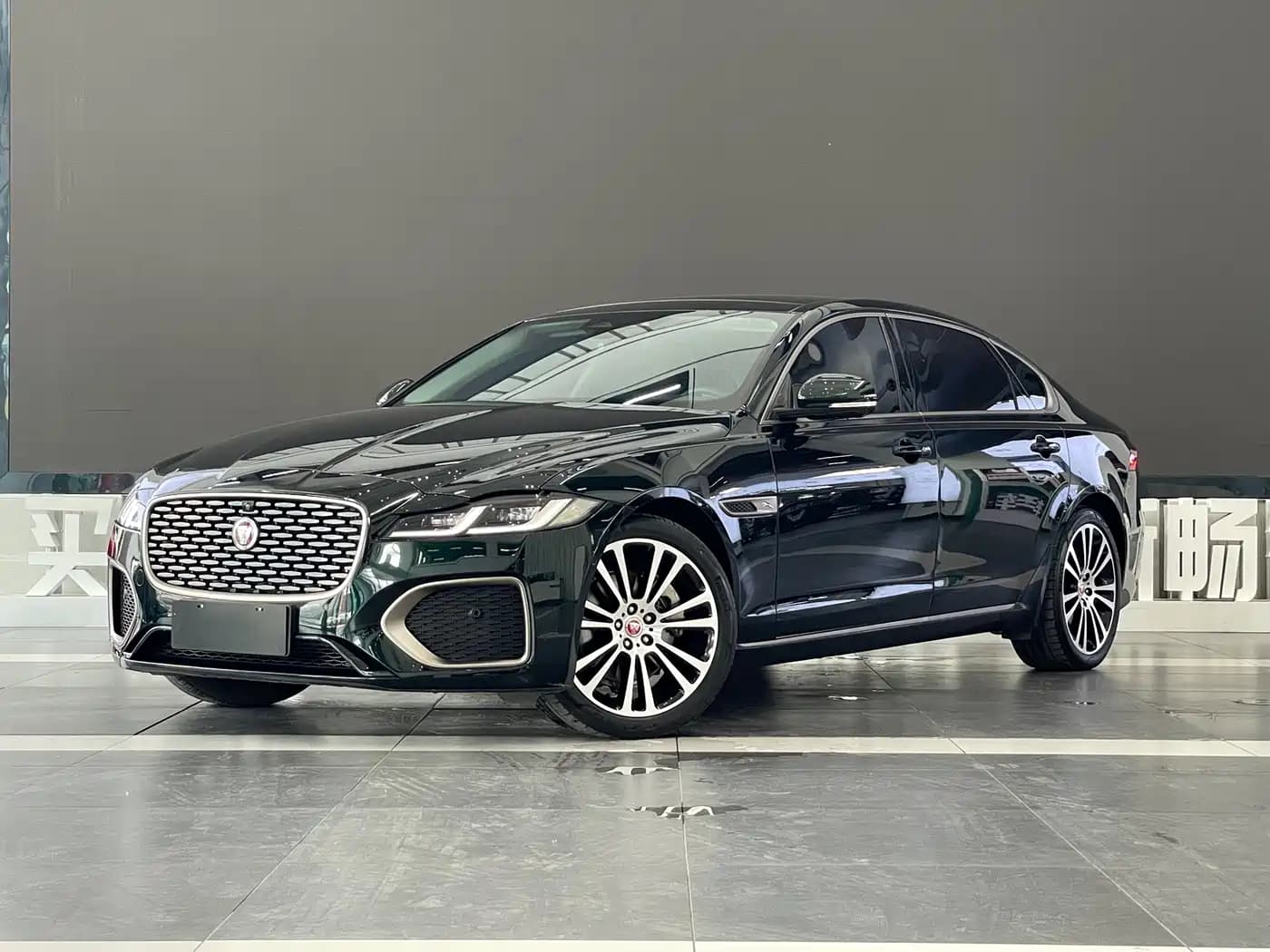 Jaguar XF XFL 2024 2.0T P250 2WD Premium Luxury