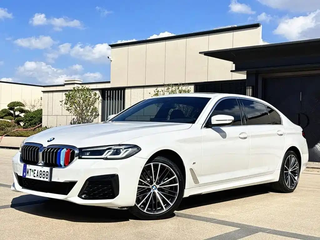 BMW 5 Series 2022 Model Second Facelift 530Li Leading M Sport Package