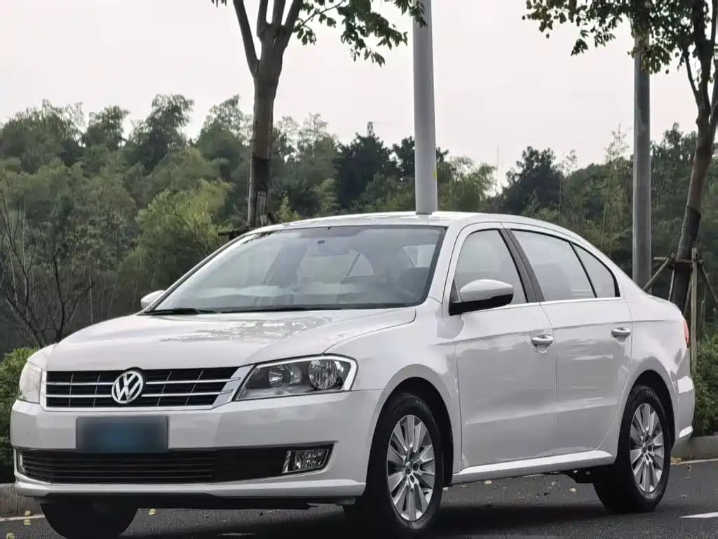 Volkswagen Lavida 2013 Facelift Classic 1.6L Manual Comfort