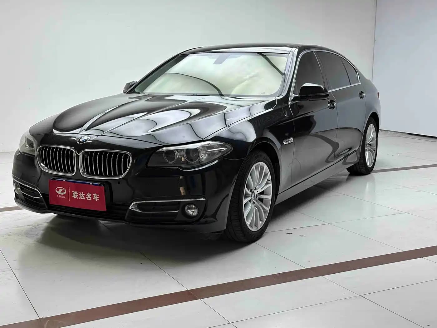 BMW 5 Series 2014 525Li Luxury Design Package