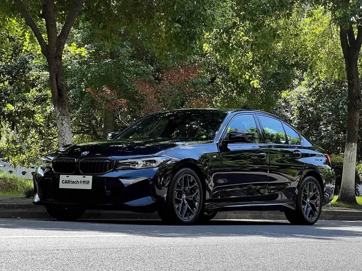 BMW 3 Series 2025 330i M Sport Night Edition