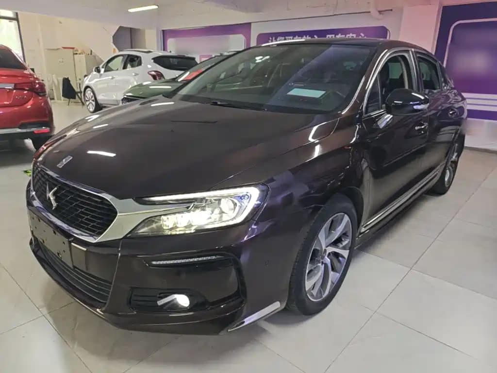 DS 5LS DS 5LS 2018 30THP Premium Edition