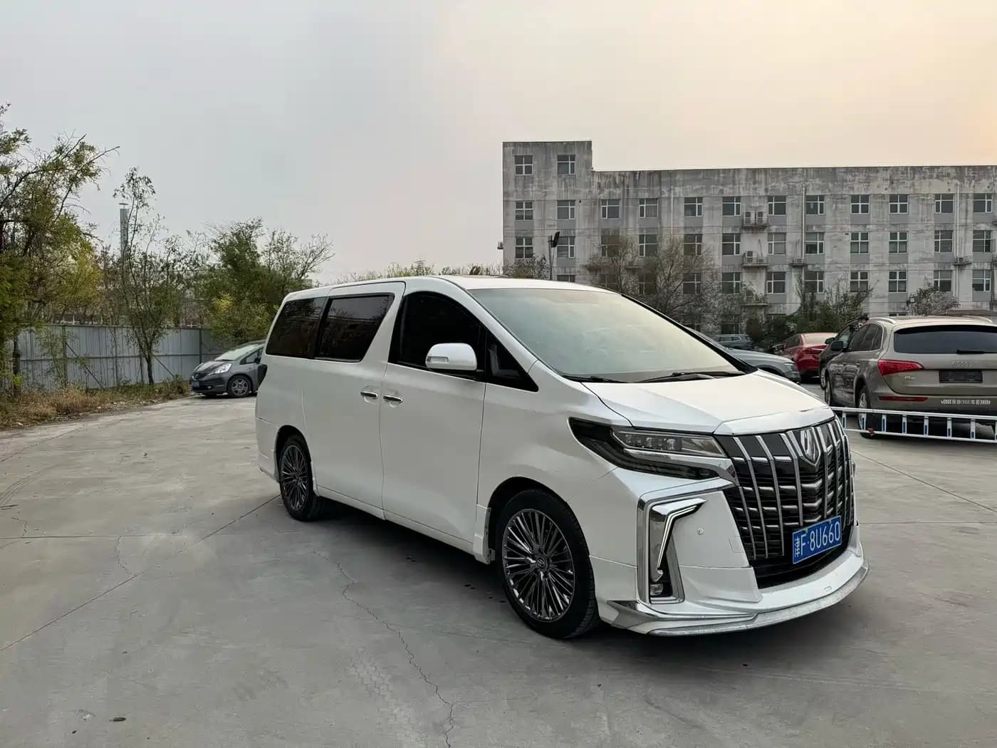 Toyota Alphard 2012 3.5L Luxury Edition