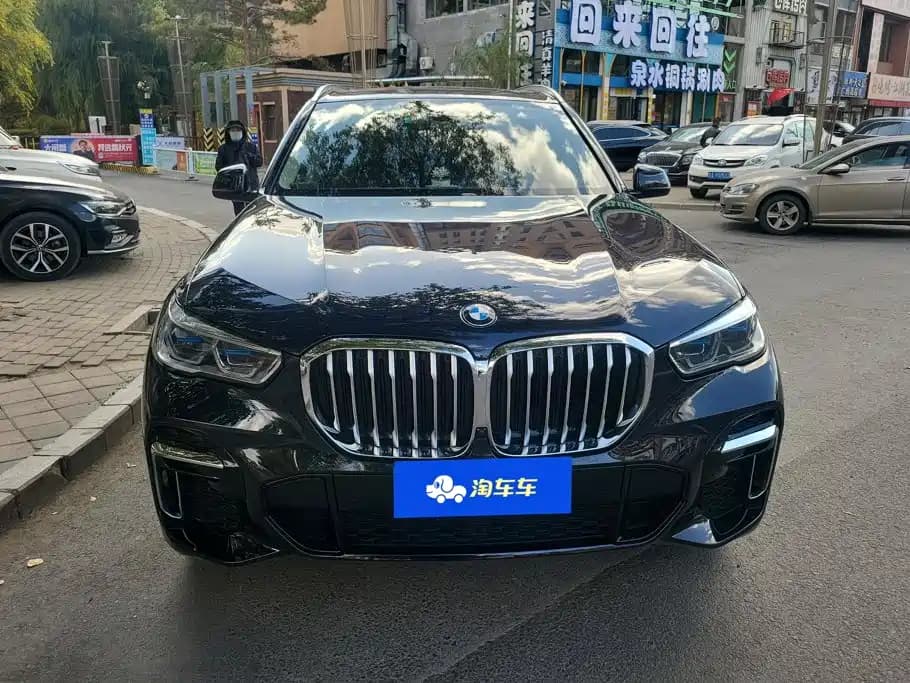 BMW X5 2022 xDrive 30Li Premium M Sport Package