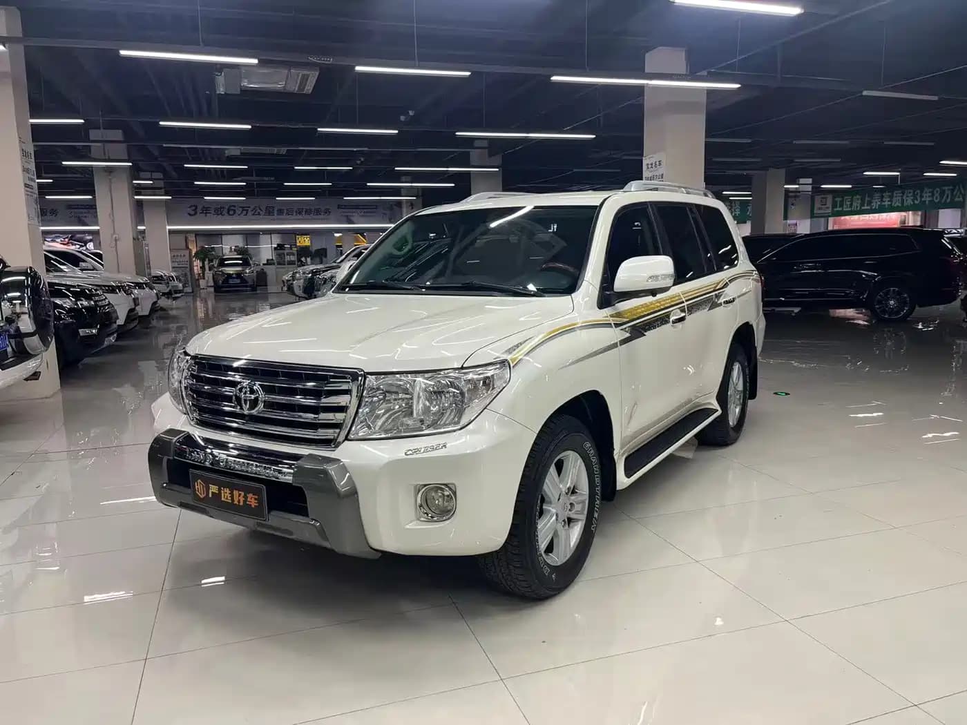 Toyota Land Cruiser (Import) 2015 4.0L V6 Middle East Low Configuration Edition
