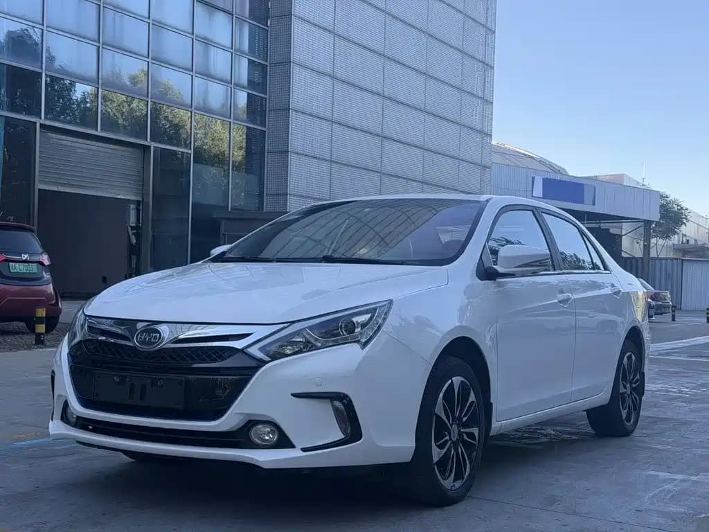 BYD Qin New Energy 2015 1.5T Dual Crown Flagship Edition