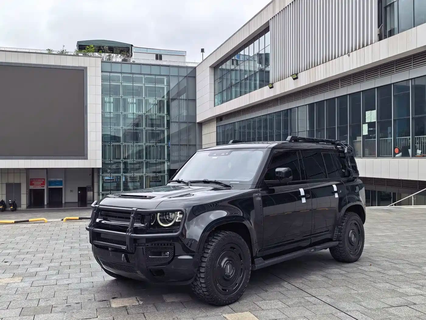 Land Rover Defender 2024 110 3.0T P400 XS