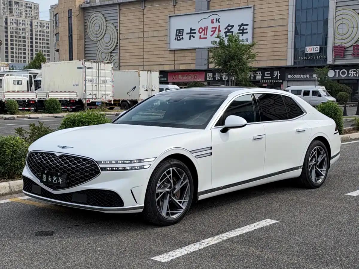 Genesis G90 2023 3.5T Luxury Version