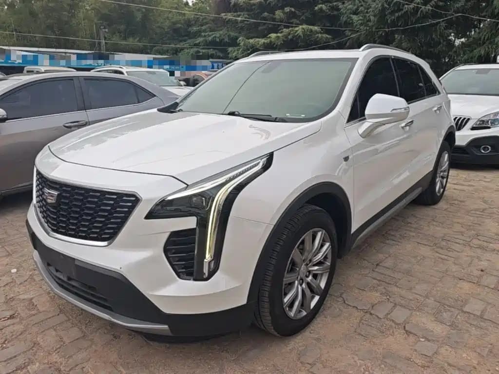 Cadillac XT4 2020 Facelift 28T 2WD Leading
