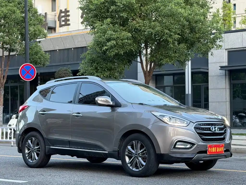 Hyundai Tucson Beijing Hyundai ix35 2013 2.0L Automatic 2WD Smart GLS China V