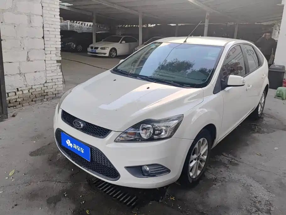 Ford Focus 2013 Hatchback Classic 1.8L Automatic Base