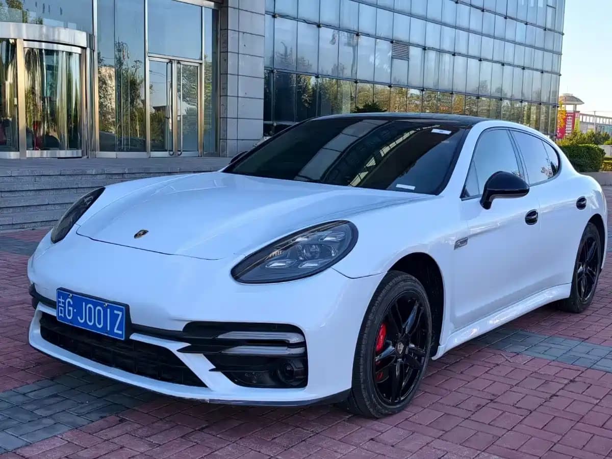 Porsche Panamera 2013 Platinum Edition 3.6L
