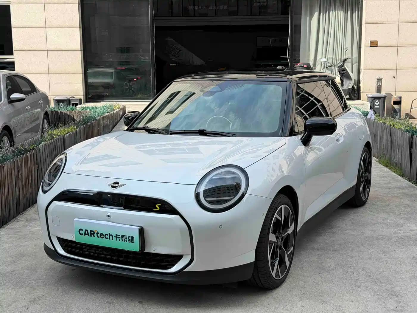 MINI Hatch Electric COOPER 2024 452km COOPER SE Artist