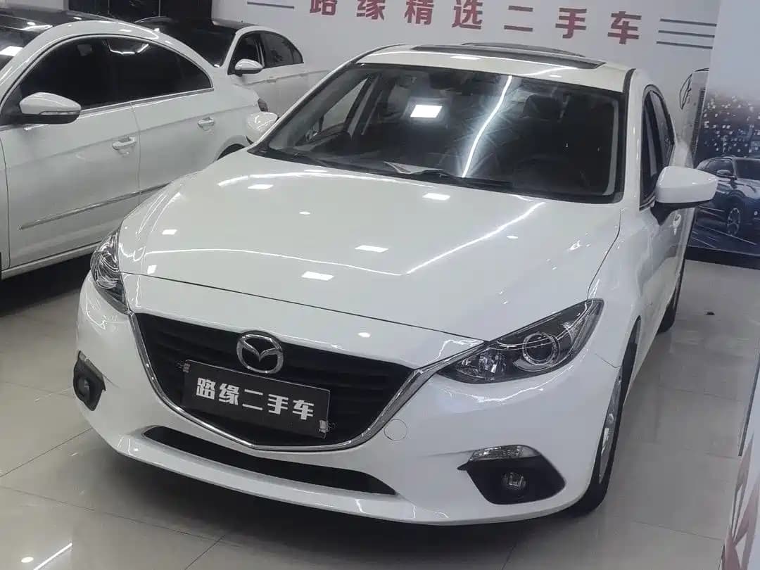 Mazda 3 Mazda3 Axela 2014 Sedan 1.5L Automatic Luxury