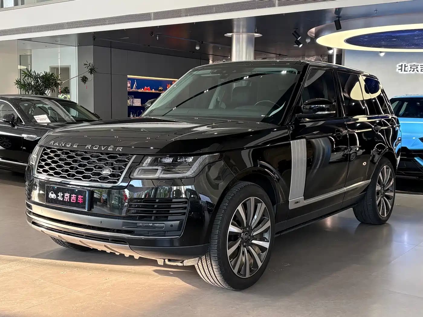 Land Rover Range Rover 2021 3.0 L6 Golden Age Edition