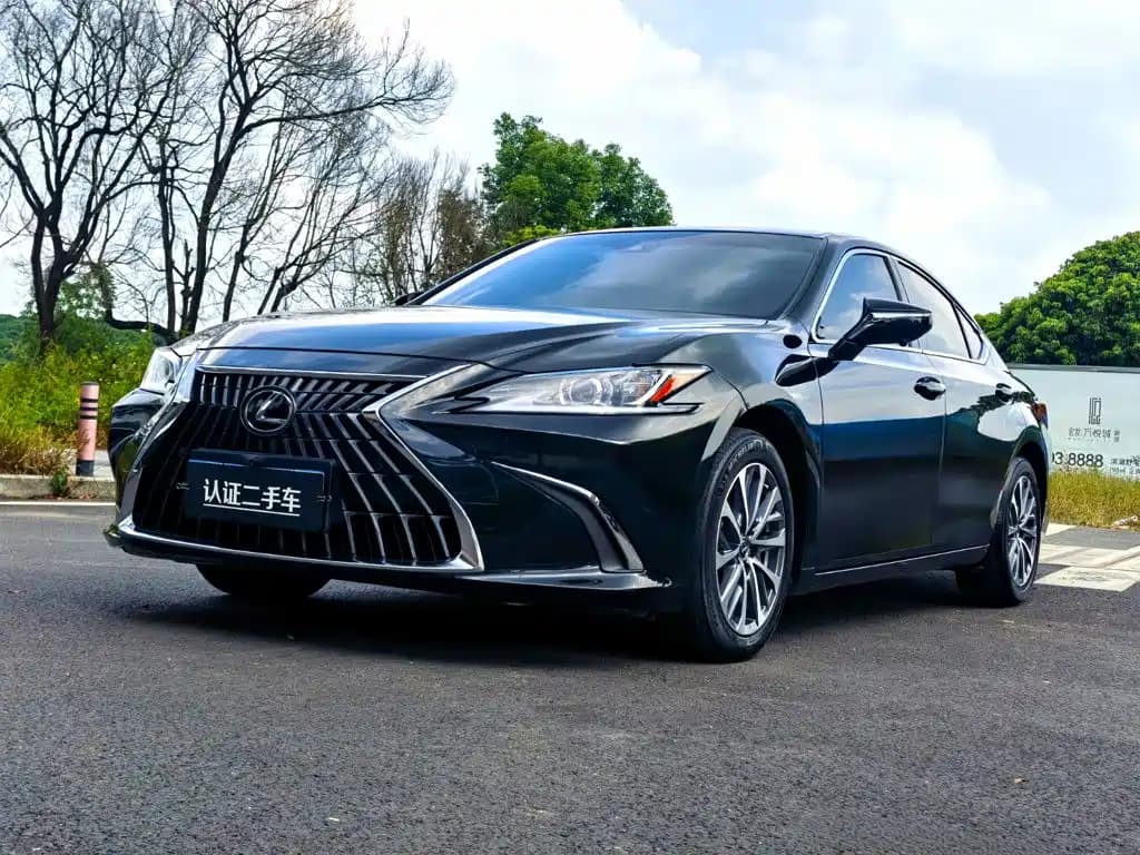 Lexus ES 2022 300h Excellence Edition