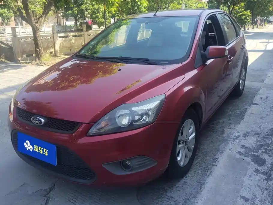 Ford Focus 2013 Hatchback Classic 1.8L Manual Base