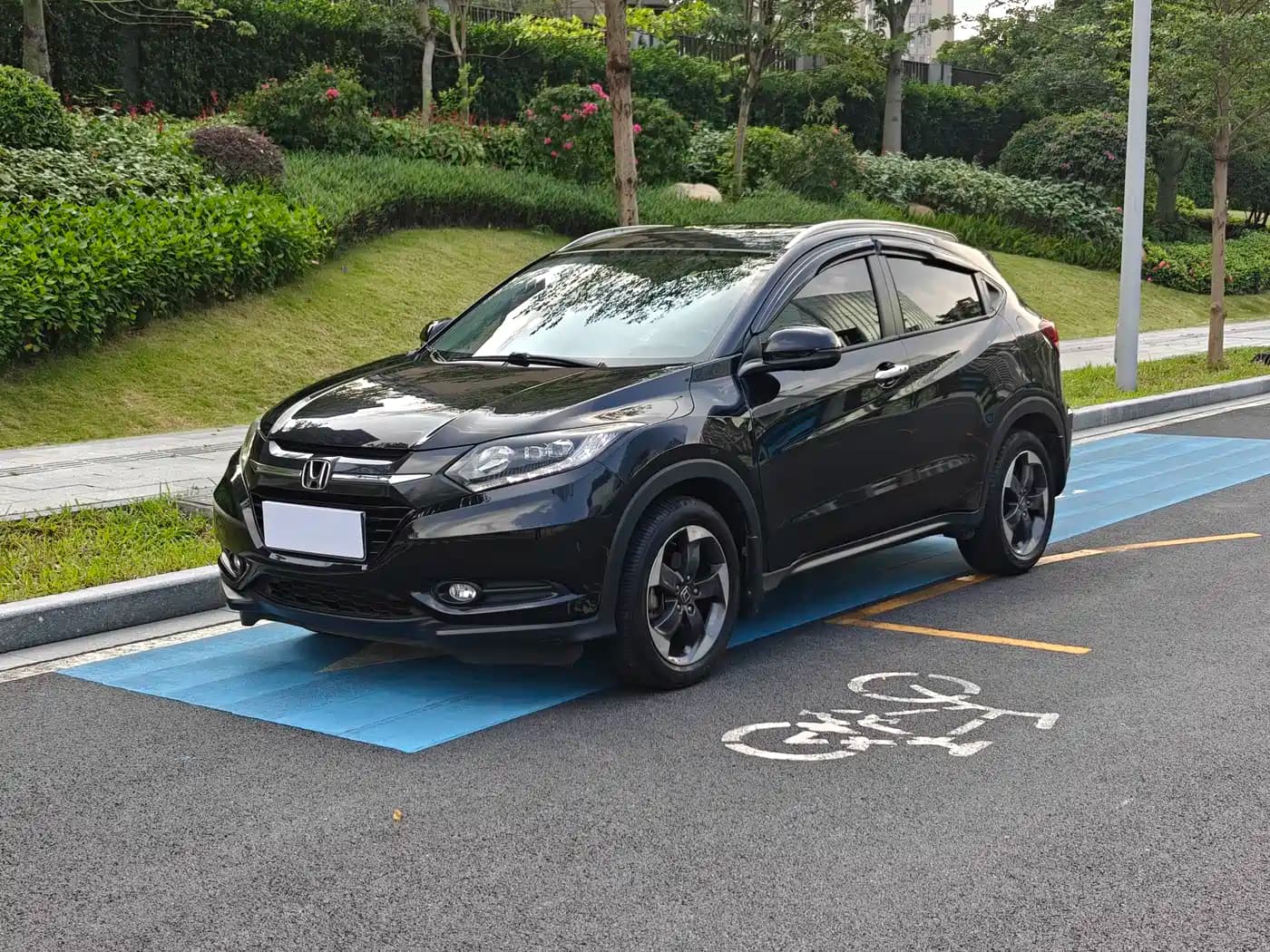 Honda Vezel 2015 1.8L CVT FWD Luxury