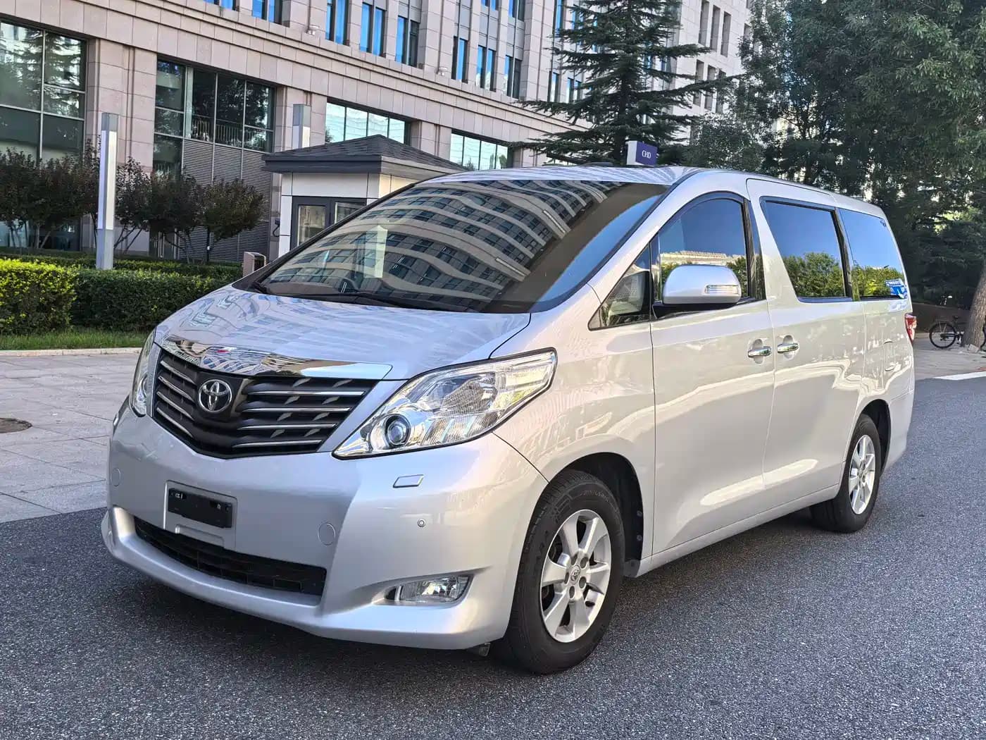 Toyota Alphard 2011 3.5L Luxury Edition