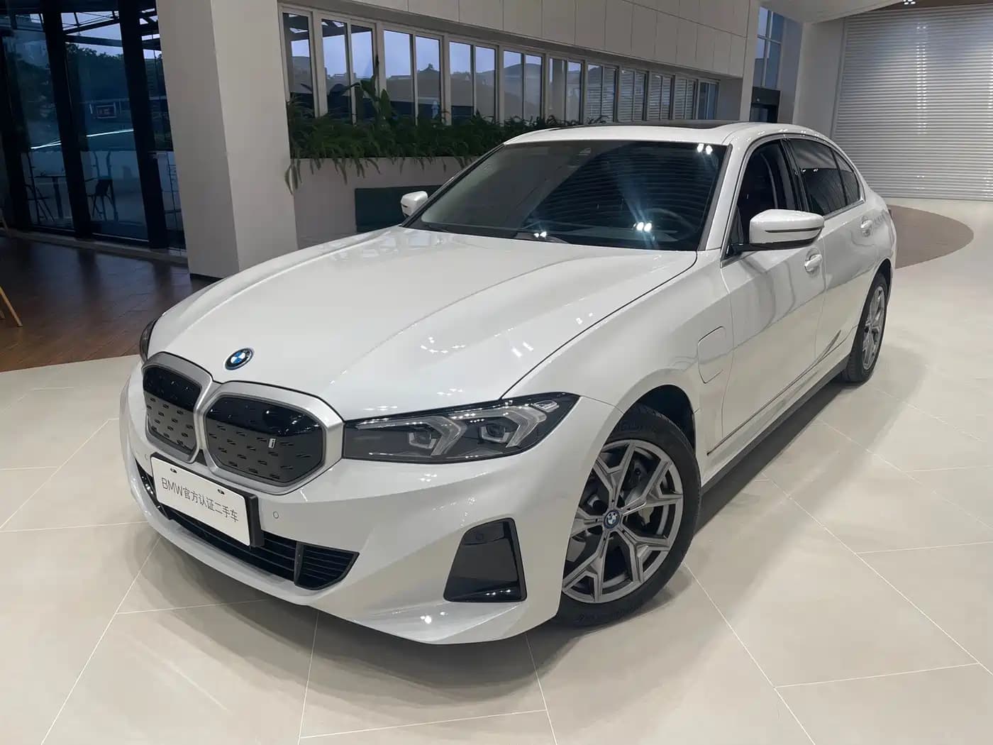 BMW i3 2024 eDrive 35 L