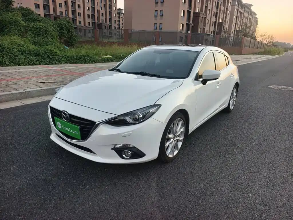 Mazda Mazda3 Axela 2014 Hatchback 2.0L Automatic Flagship