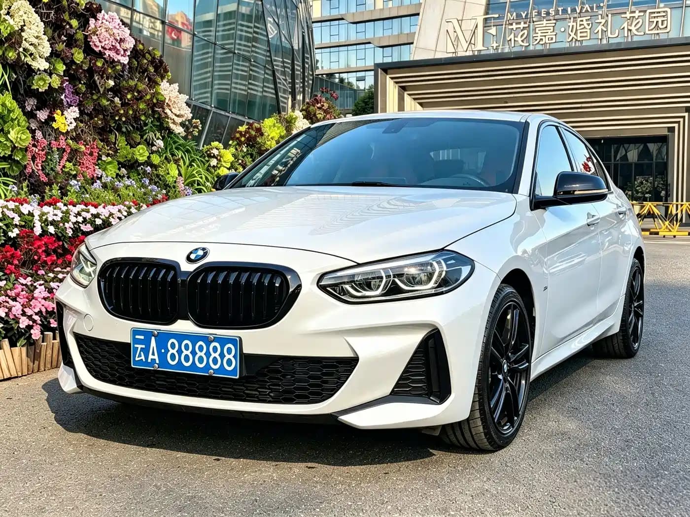 BMW BMW 1 Series 2023 125i M Sport Shadow Edition