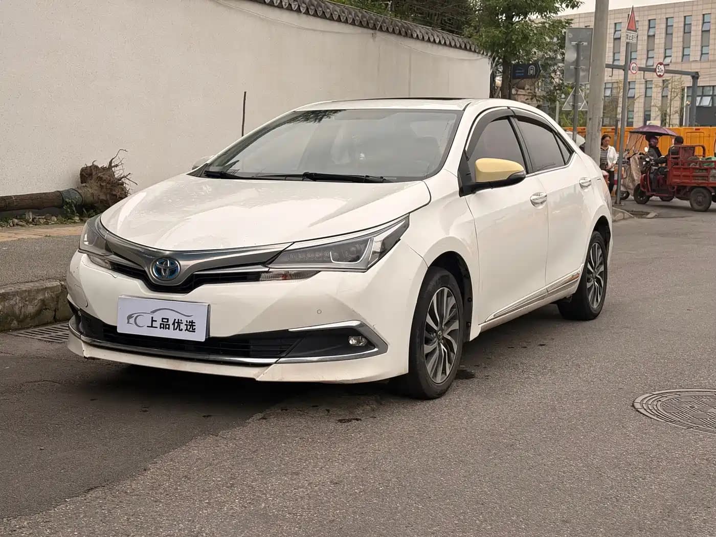 Toyota Corolla 2017 Facelift Hybrid 1.8L E-CVT Elite Edition