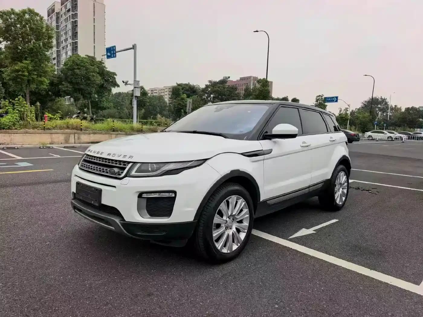 Land Rover Range Rover Evoque 2017 2.0T SE Smart Shine Edition