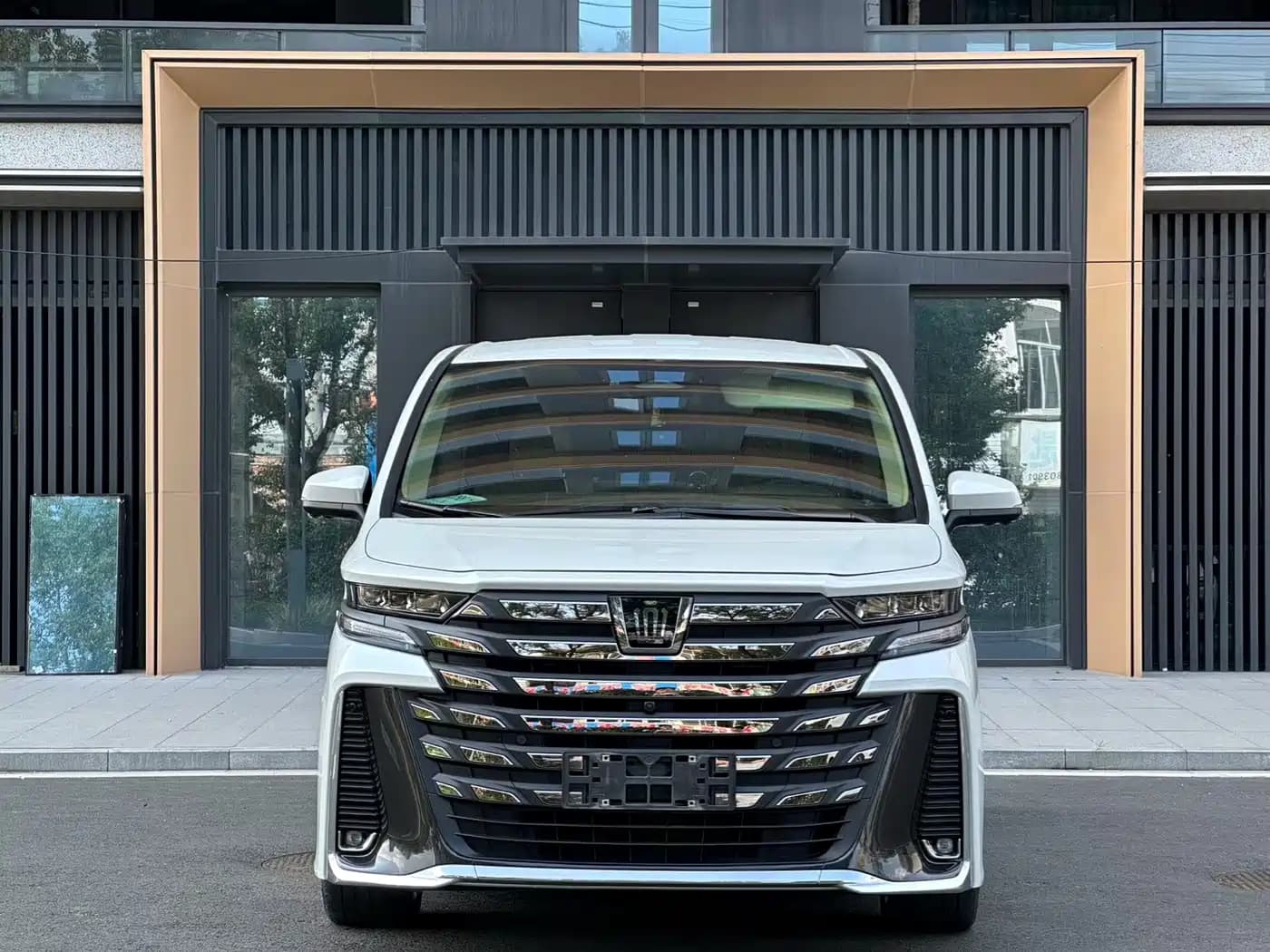 Toyota Vellfire 2024 Crown Hybrid 2.5L Premium Edition
