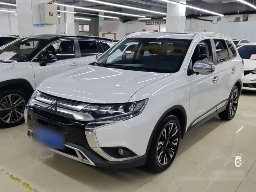 Mitsubishi Outlander 2020 2.4L 4WD Luxury 5-seater