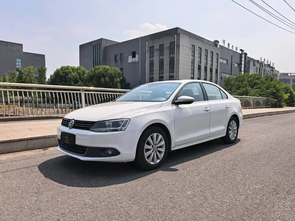 Volkswagen Jetta Sagitar 2014 1.6L Automatic Comfort
