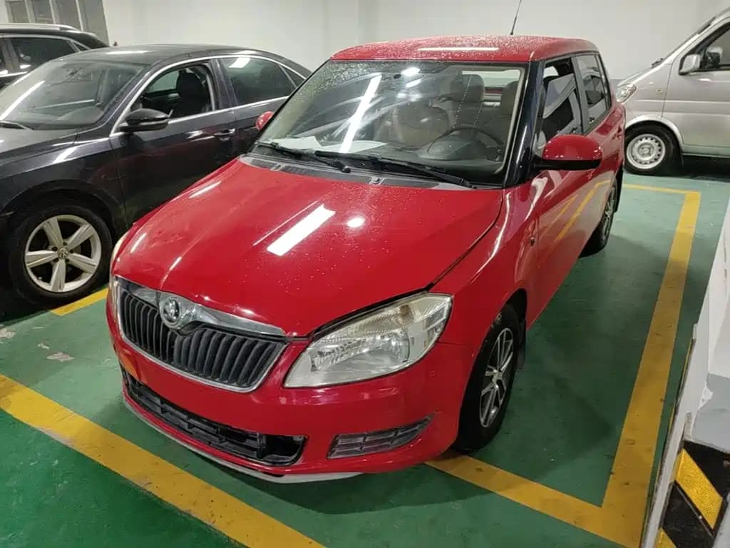 Skoda Fabia Škoda 2014 1.4L Automatic Crystal Edition