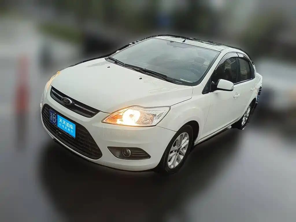 Ford Focus 2013 Sedan Classic 1.8L Manual Million Edition