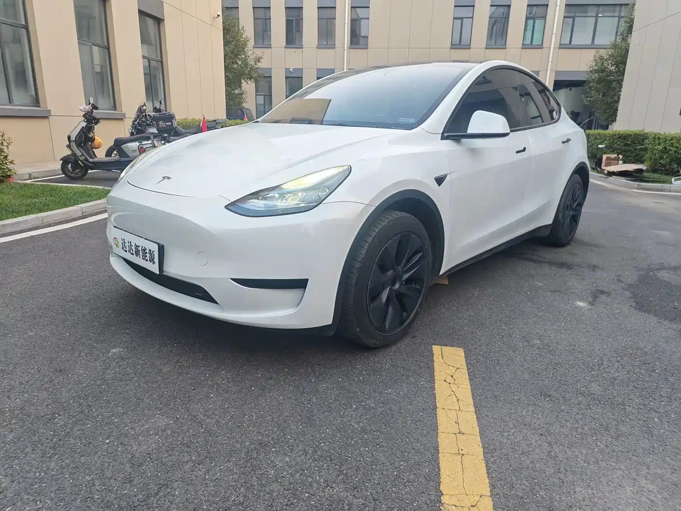 Tesla Model Y 2024 Rear-Wheel Drive Version