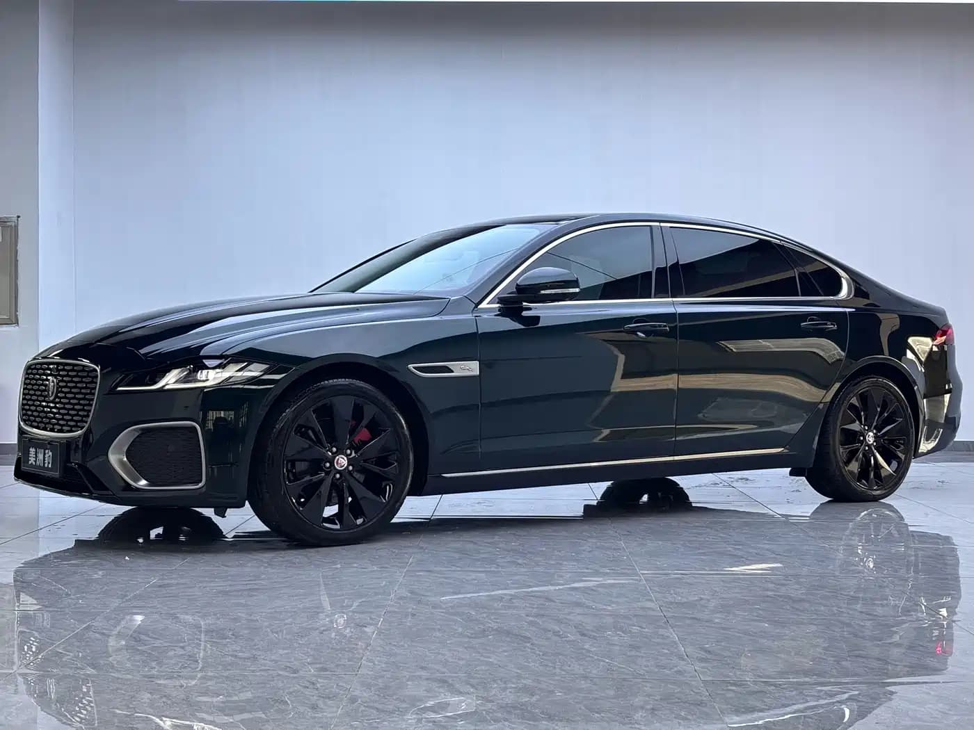 Jaguar XF XFL 2024 2.0T P250 2WD Premium Luxury