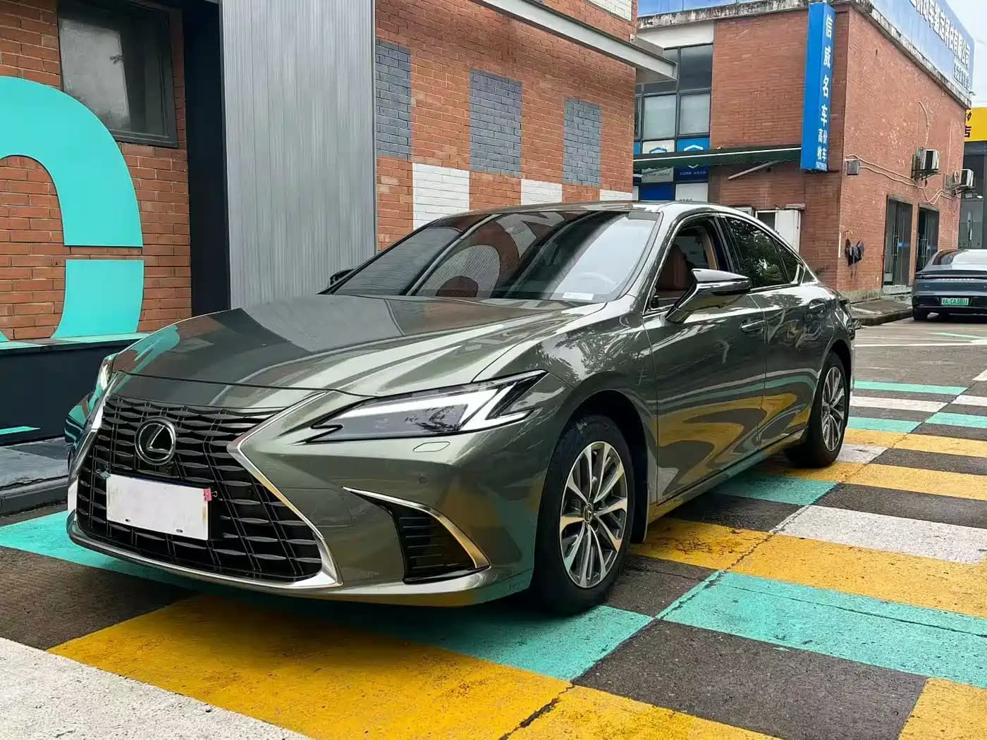 Lexus ES 2025 200 Ultimate Edition