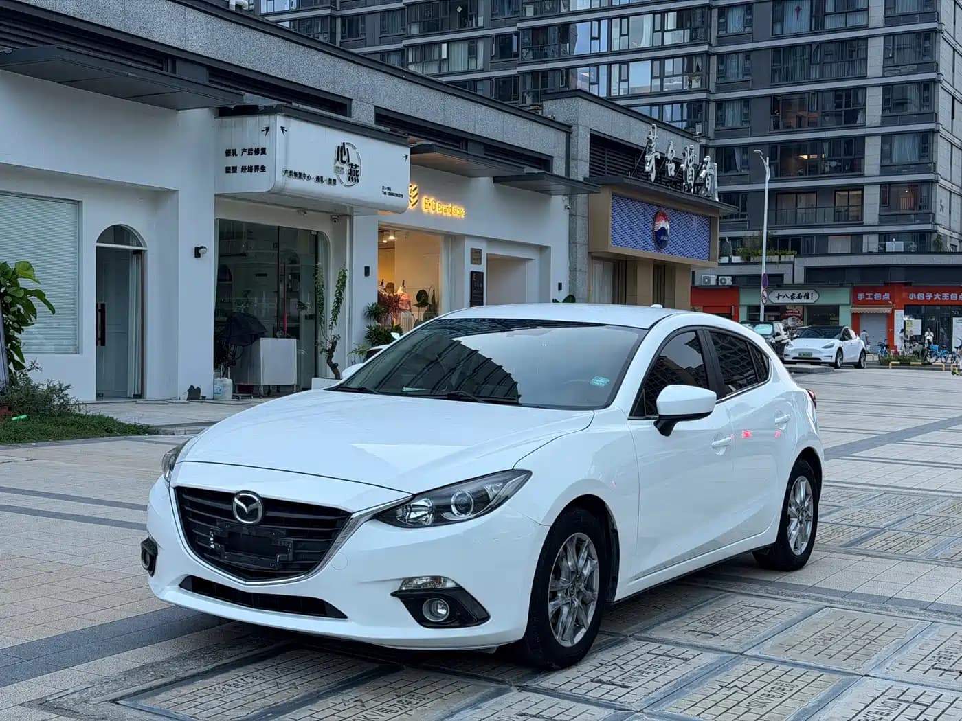 Mazda 3 Mazda3 Axela 2016 Hatchback 1.5L Manual Comfort