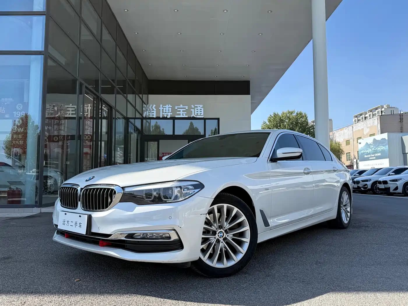 BMW 5 Series 2018 525Li Luxury Package