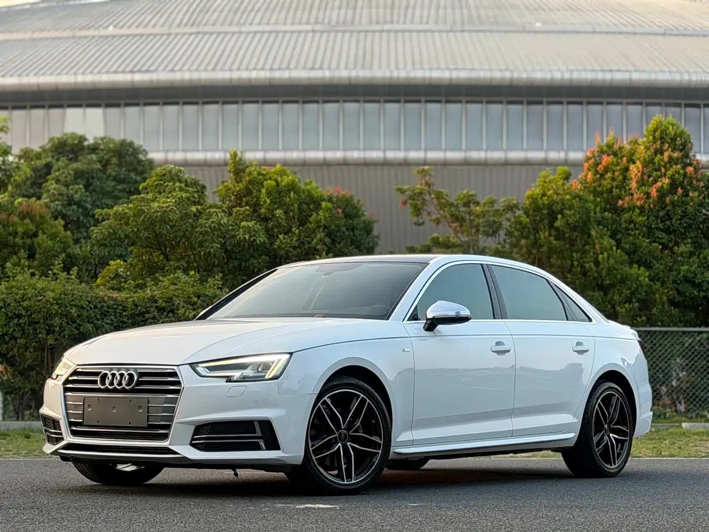 Audi A4L 2018 30th Anniversary 40 TFSI Fashion