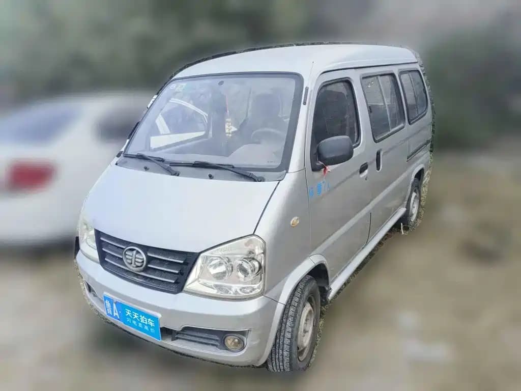 FAW Jiabao V52 2011 1.0L Comfort LJ465QE1