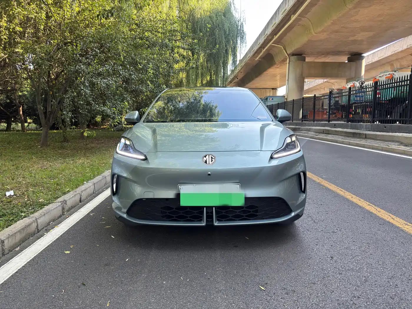 MG MG4 EV 2025 Base Model