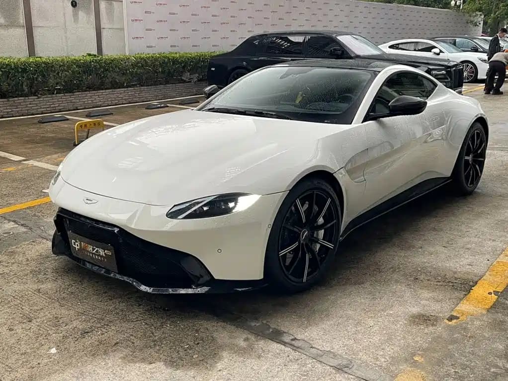 Aston Martin Vantage V8 2020 4.0T V8 Coupe