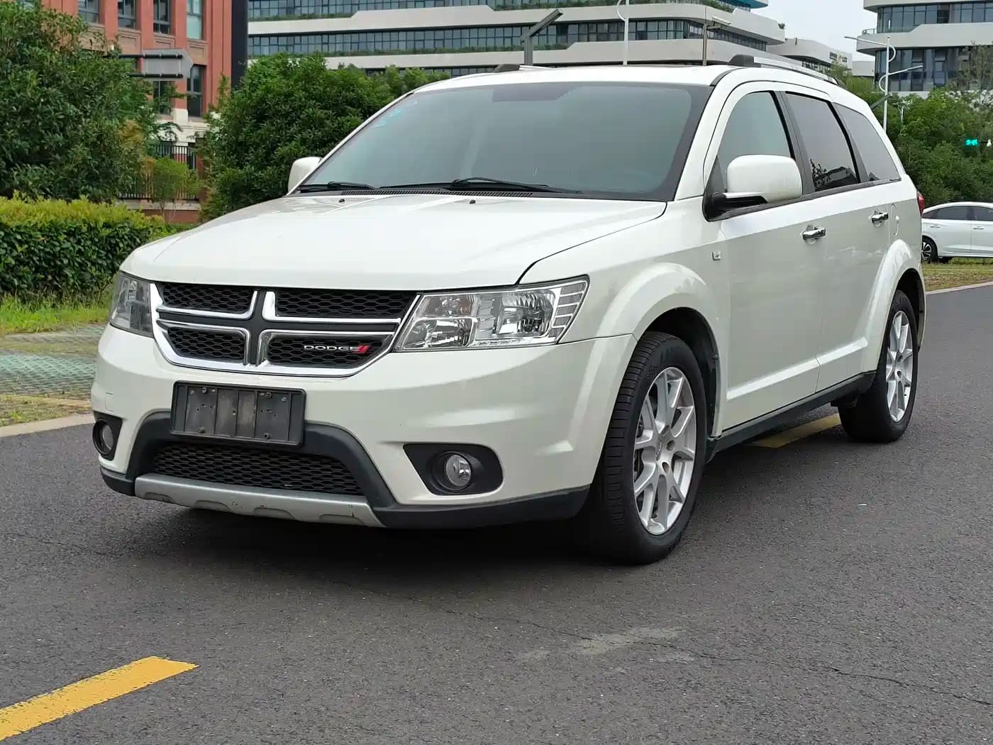 Dodge Journey 2013 Model 2.4L 2WD Premium Edition
