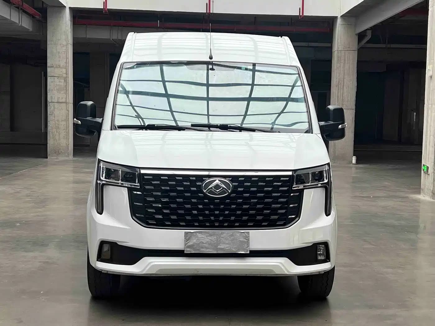 Maxus V80 SAIC Xintu 2024 Aoyun 6AMT Long Wheelbase Medium Roof 127Ps 6/7/8/9 Seats