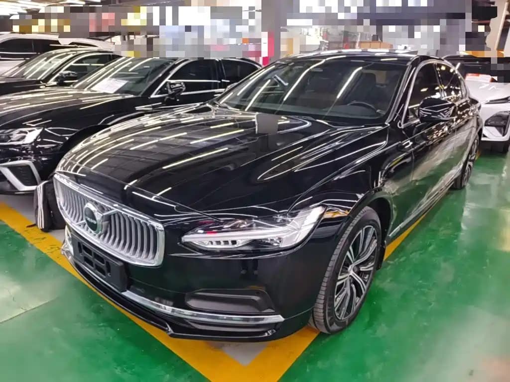 Volvo S90 2022 B5 Momentum Luxury Edition