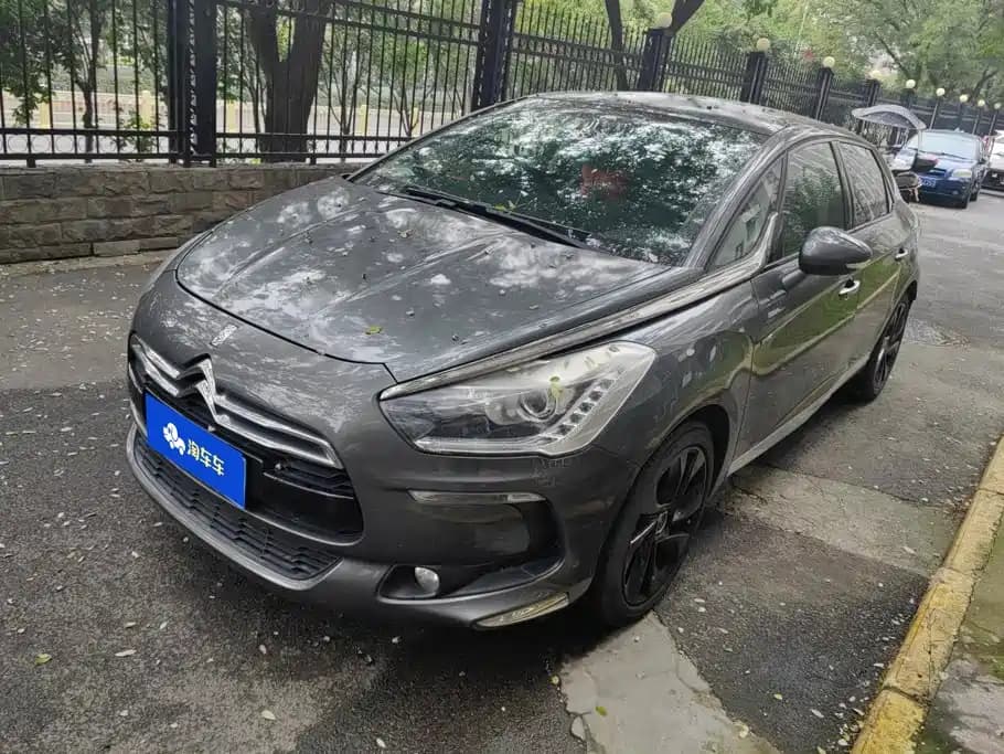 DS 5 2013 1.6T Elegance THP200